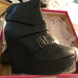 Qupid knee high wedge boots